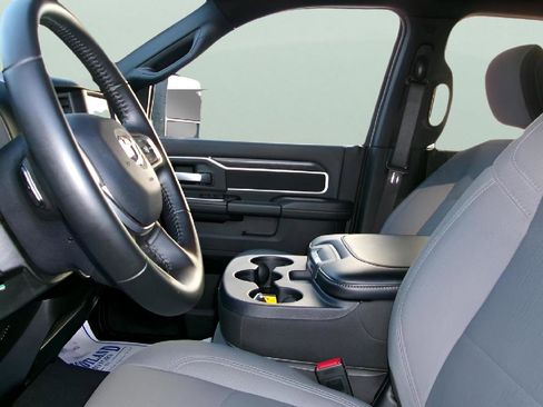 Used 2024 RAM 2500 Big Horn w/ Bed Utility Group image 13