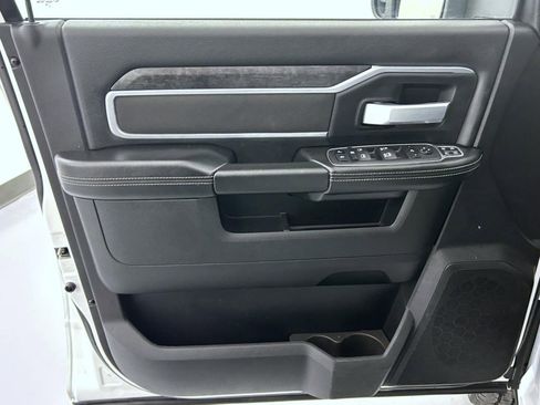 Used 2024 RAM 3500 Big Horn image 9