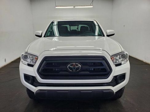 Used 2022 Toyota Tacoma SR image 2