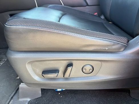 Used 2022 Nissan Pathfinder SL w/ Cargo Package FWD image 7