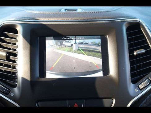 Used 2018 Jeep Compass Latitude w/ Popular Equipment Group image 15