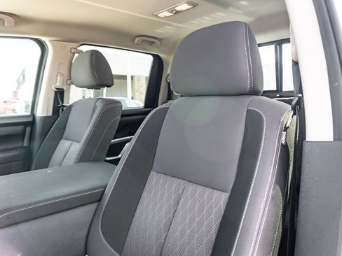 Used 2024 Nissan Titan SV RWD image 13