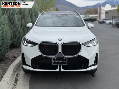 Used 2025 BMW X3 xDrive30i AWD/4WD image 2