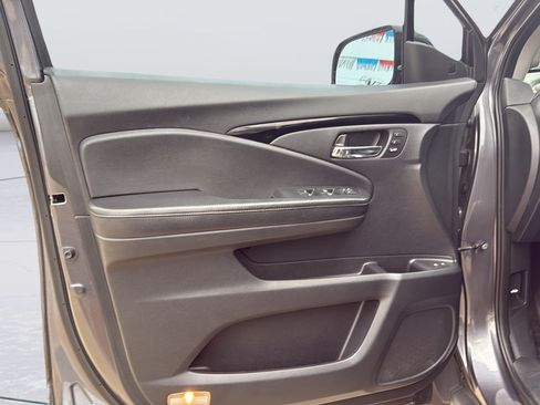 Used 2019 Honda Pilot Touring image 21