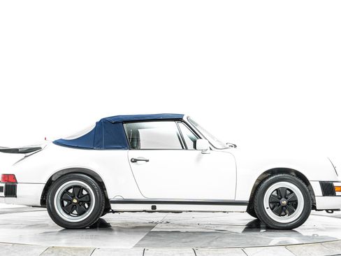 Used 1989 Porsche 911 Carrera RWD image 16
