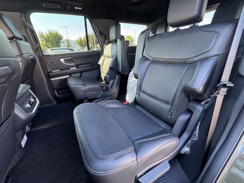 New 2025 Ford Expedition Platinum w/ Stealth Performance Package image 19