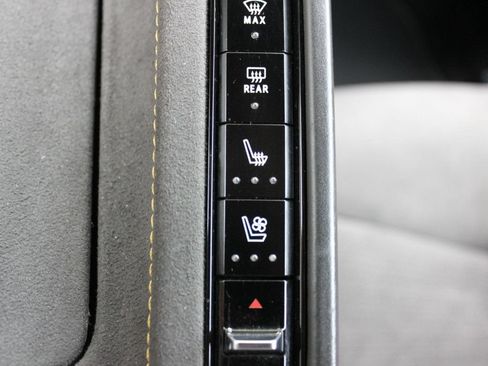 Used 2022 Chevrolet Corvette Stingray Premium Cpe w/ Z51 Performance Package RWD image 13
