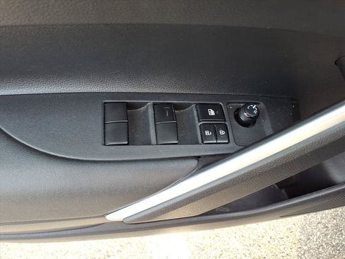 Used 2023 Toyota Corolla Cross LE w/ Moonroof Package AWD/4WD image 26
