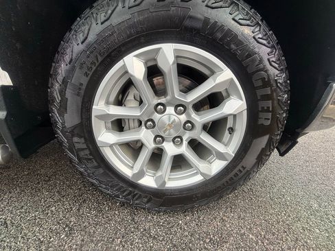 Used 2023 Chevrolet Silverado 1500 LT w/ Z71 Off-Road Package AWD/4WD image 39