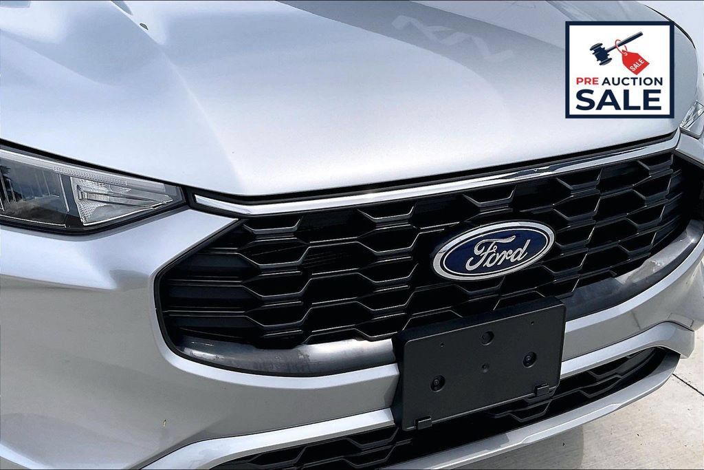 Used 2024 Ford Escape ST-Line w/ Tech Pack #1 AWD/4WD image 30