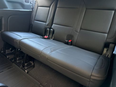 New 2025 Chevrolet Suburban High Country image 17