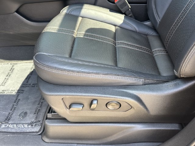 Used 2025 Chevrolet Tahoe High Country AWD/4WD image 28