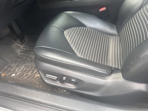 Used 2021 Toyota Camry SE image 7