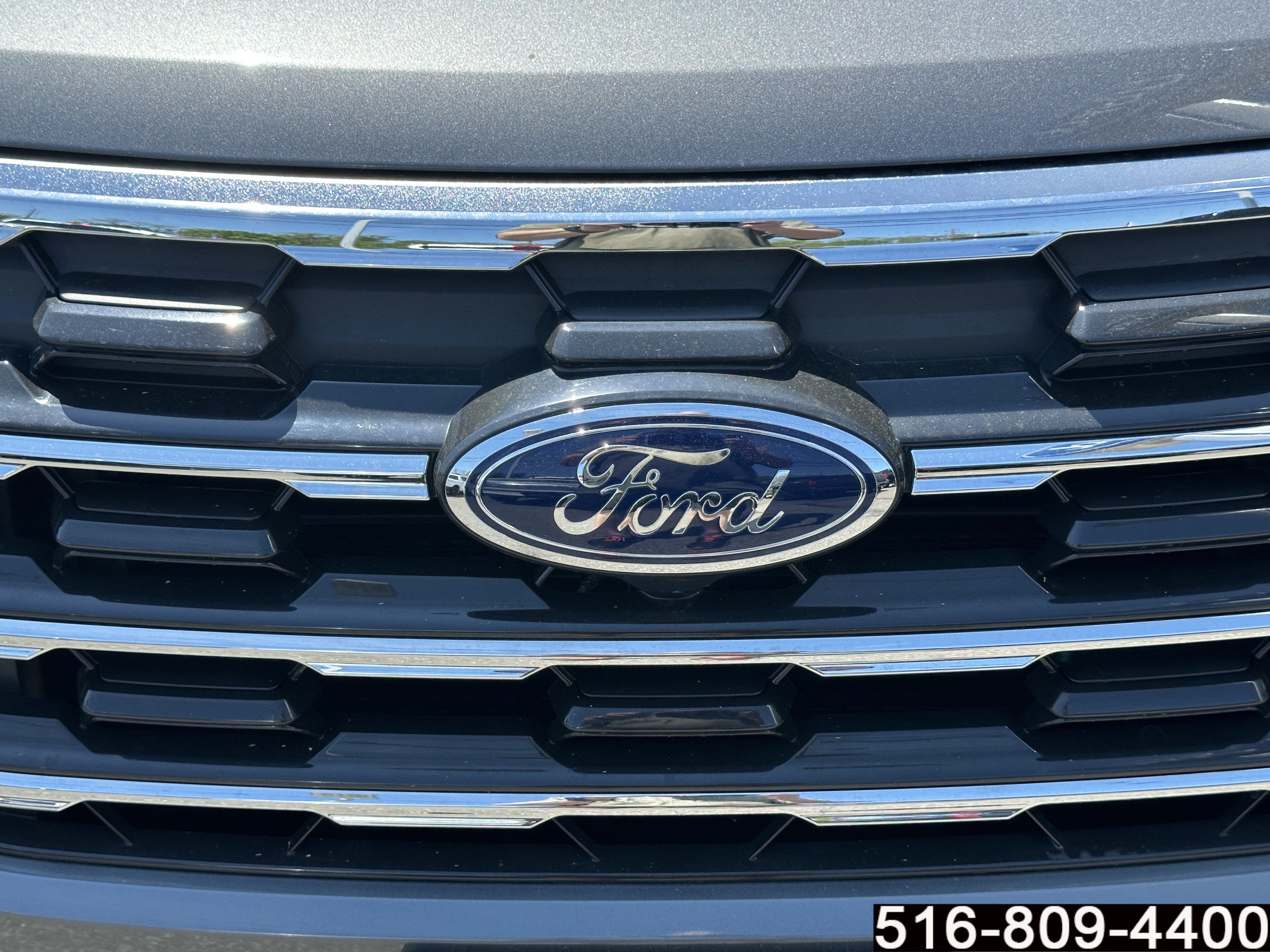 Used 2025 Ford Explorer Active AWD/4WD image 38