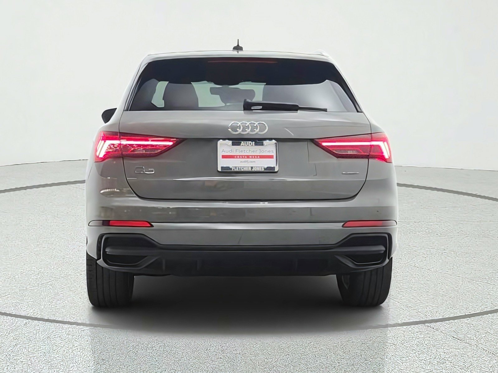 Used 2024 Audi Q3 2.0T Premium w/ Convenience Package AWD/4WD image 7