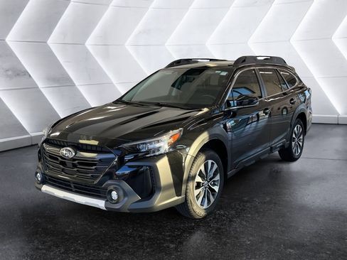 Used 2025 Subaru Outback Limited image 3
