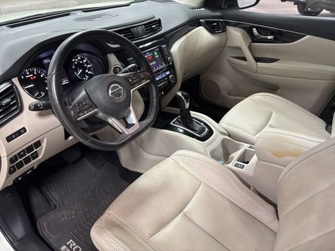 Used 2019 Nissan Rogue Sport SL w/ Premium Package image 22