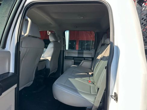 Used 2017 Ford F550 2WD Crew Cab Super Duty image 14