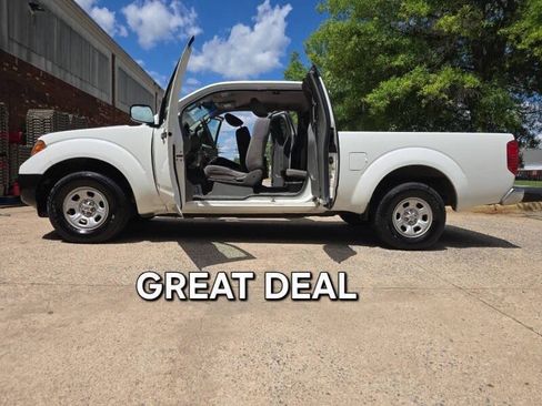 Used 2014 Nissan Frontier S w/ S Preferred Package RWD image 2
