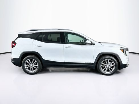 Used 2024 GMC Terrain SLT FWD image 10
