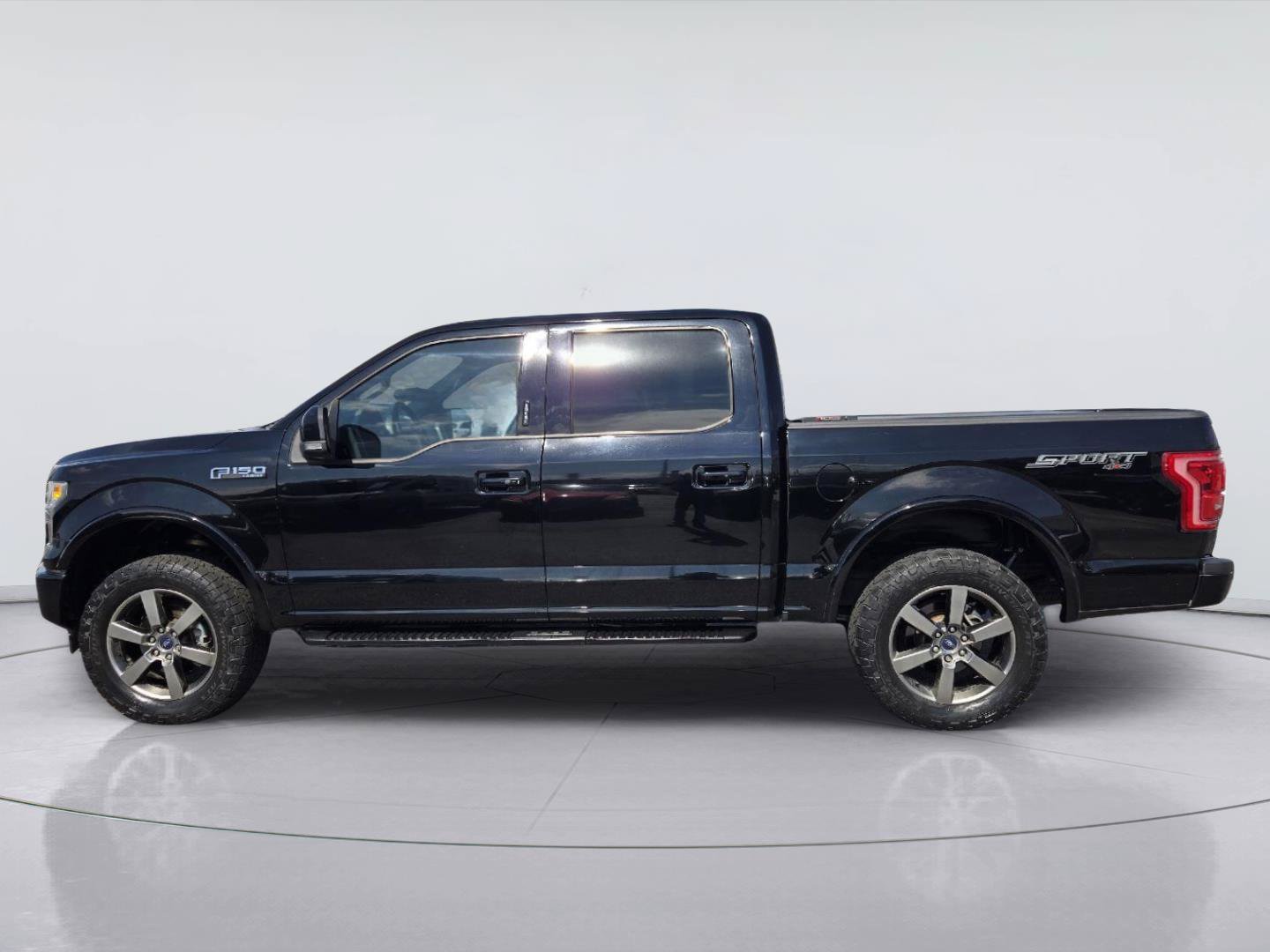 Used 2017 Ford F150 Lariat AWD/4WD image 5