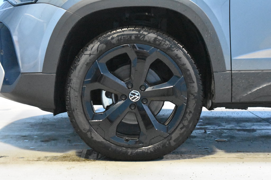Used 2025 Volkswagen Taos SEL w/ Black Wheel Plus Package AWD/4WD image 25