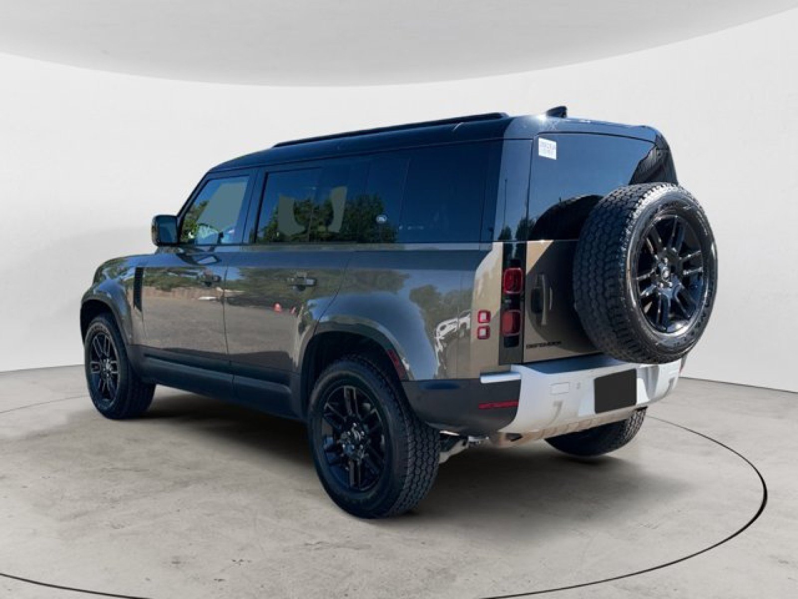 Used 2024 Land Rover Defender 110 S AWD/4WD image 6