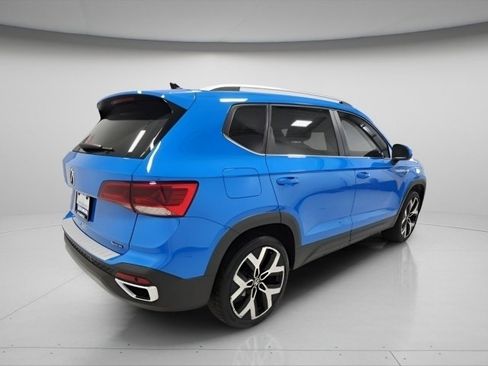 Used 2022 Volkswagen Taos SEL w/ Panoramic Sunroof Package image 13