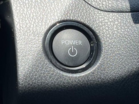 Used 2025 Toyota Camry SE FWD image 30