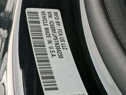 New 2026 RAM 1500 Laramie AWD/4WD image 18
