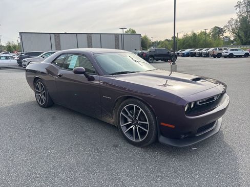 Used 2022 Dodge Challenger R/T w/ Plus Package image 9