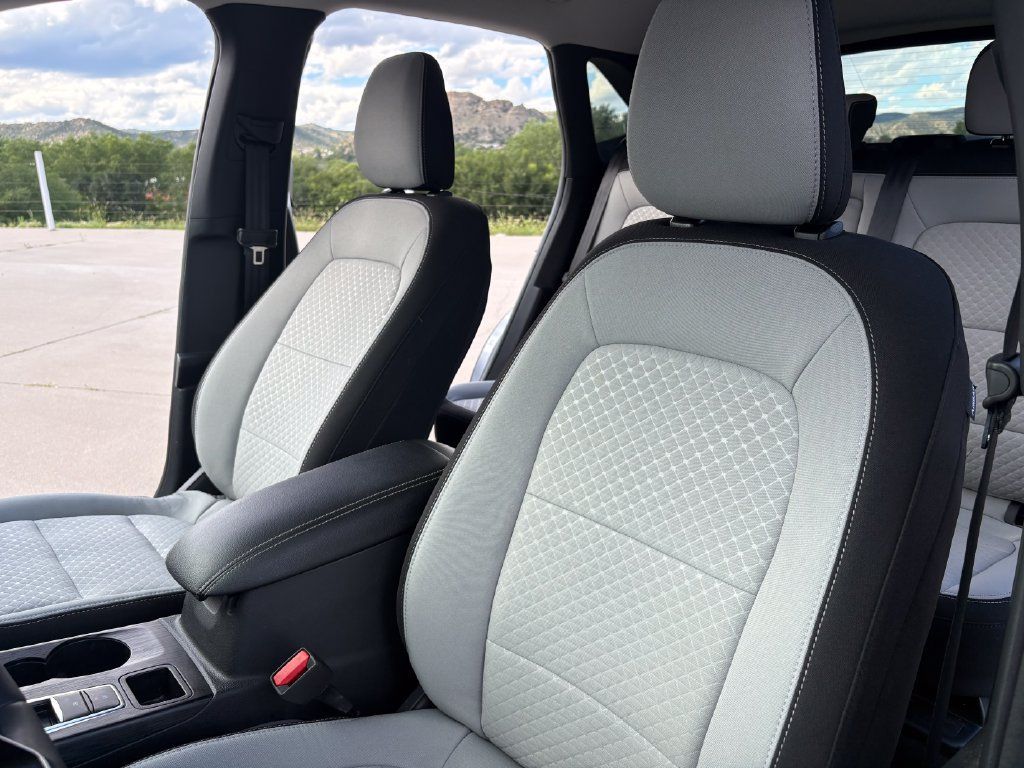 Used 2024 Ford Escape Active w/ Tech Pack #1 AWD/4WD image 13
