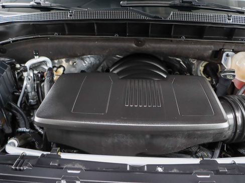 Used 2023 Chevrolet Suburban LT image 35