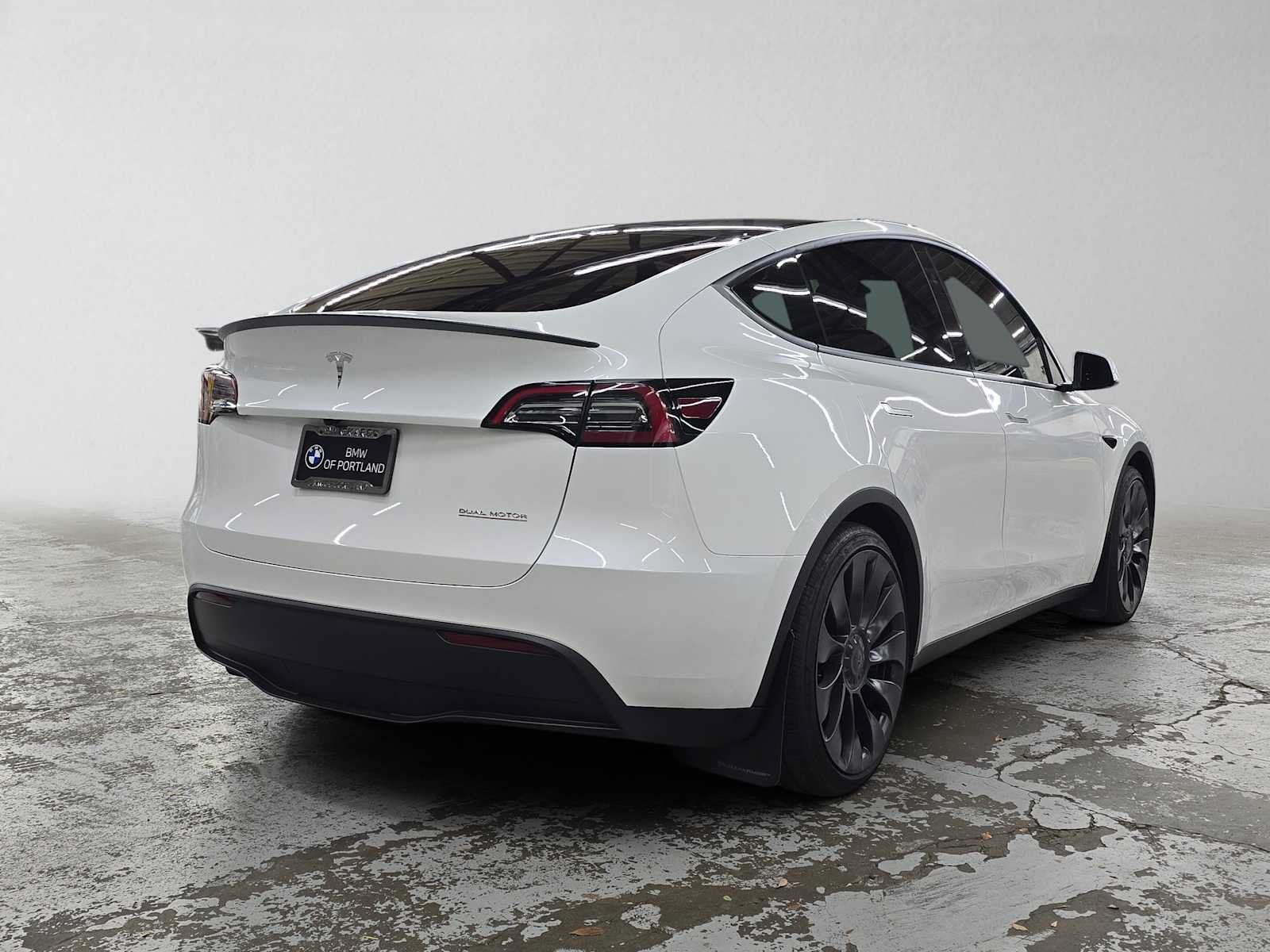 Used 2024 Tesla Model Y Performance AWD/4WD image 3