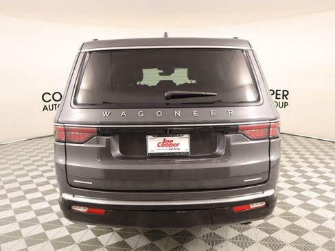 Used 2022 Jeep Wagoneer Series III AWD/4WD image 23