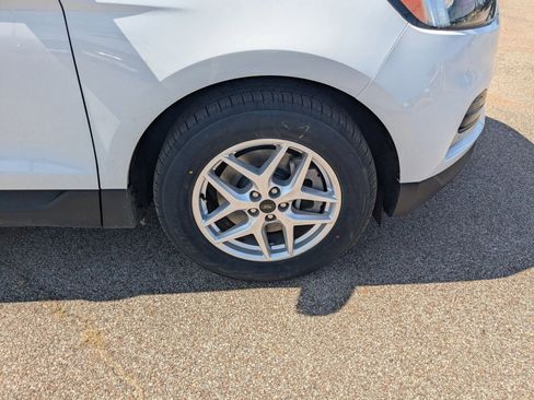 Used 2024 Ford Edge SEL image 57