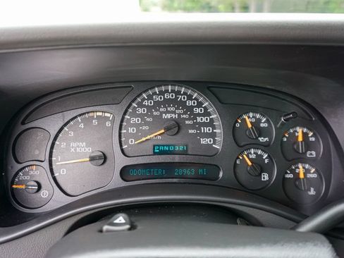 Used 2004 Chevrolet Silverado 2500 LS AWD/4WD image 22