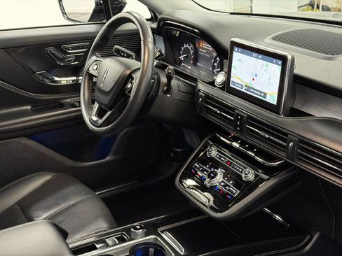 Certified 2022 Lincoln Corsair AWD w/ Premium Package image 10