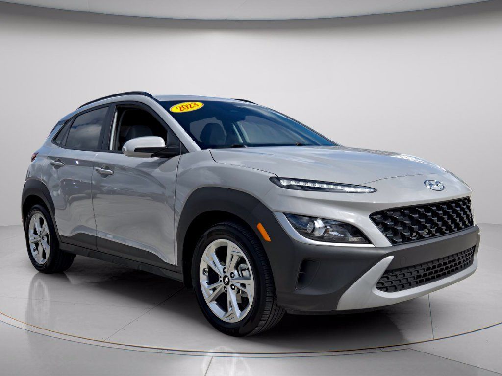 Used 2023 Hyundai Kona SEL FWD image 8