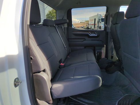 Used 2024 Chevrolet Silverado 1500 LT image 30