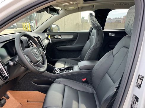 New 2026 Volvo XC40 B5 Plus w/ Protection Package Premier image 10