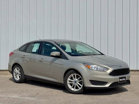 Used 2016 Ford Focus SE image 8