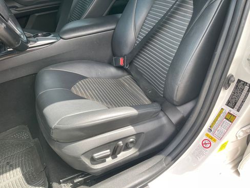 Used 2018 Toyota Camry SE image 14