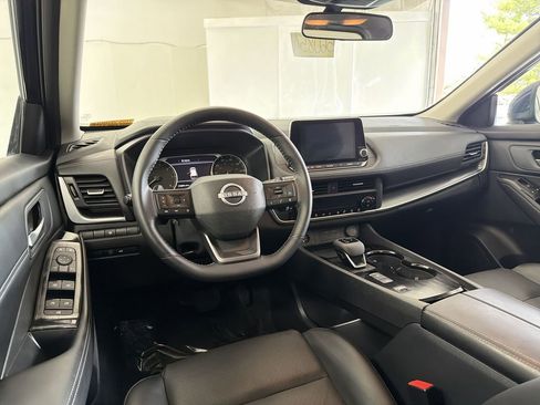 Certified 2025 Nissan Rogue SV w/ SV Premium Package image 19