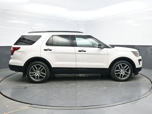 Used 2018 Ford Explorer Sport image 8