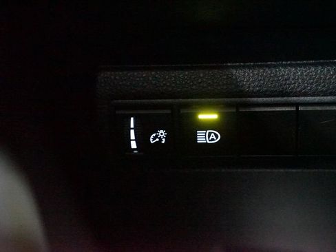 Certified 2025 Toyota Corolla LE image 22