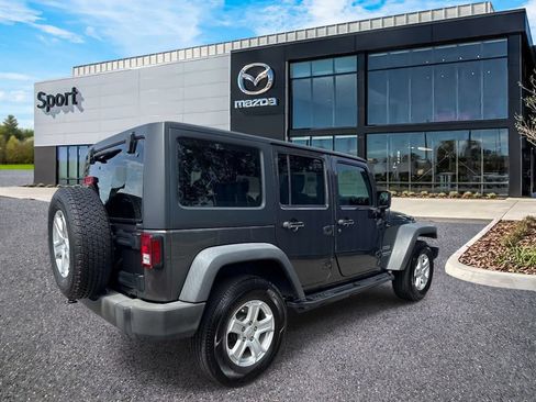 Used 2017 Jeep Wrangler Unlimited Sport AWD/4WD image 3