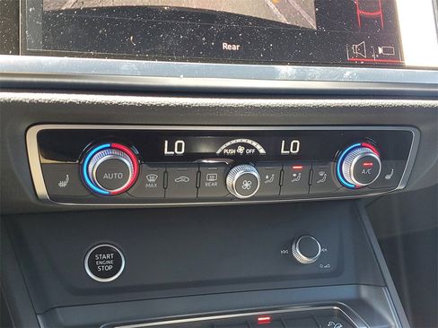 New 2025 Audi Q3 2.0T Premium image 14