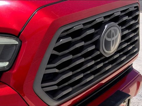 Used 2021 Toyota Tacoma SR AWD/4WD image 33