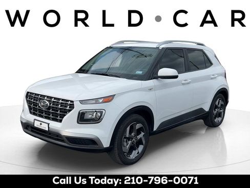Certified 2025 Hyundai Venue SEL FWD image 3